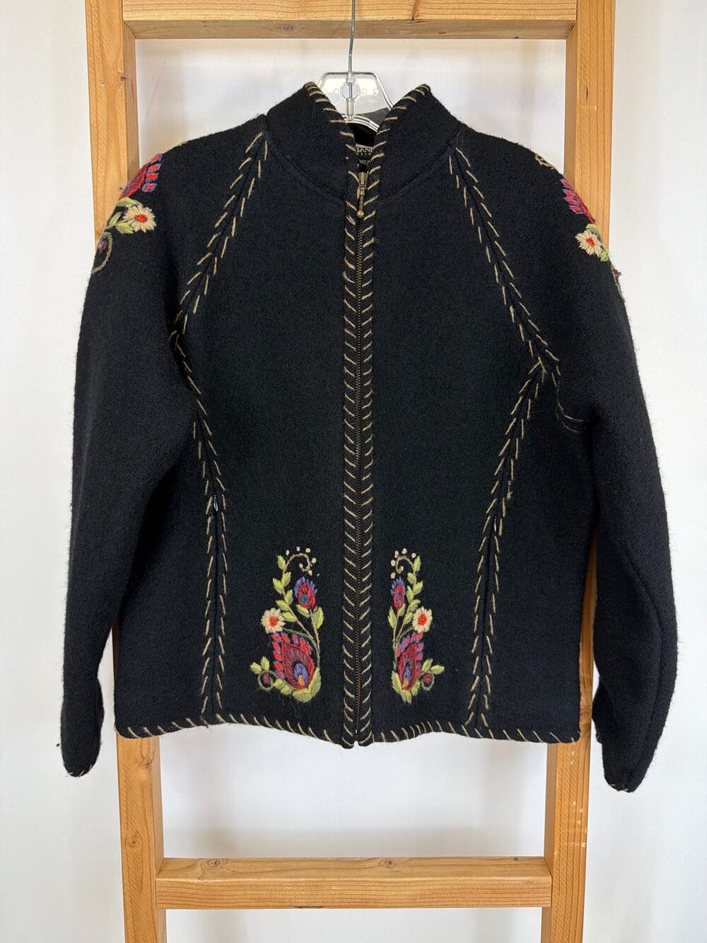 Vintage Icelandic Design Black Wool Embroidered Floral Zip Up Jacket Size L